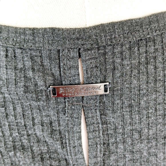 Betsey Johnson Gray Ribbed Knit Racerback Top S Relaxed Fit Split Back Summer - Picture 3 of 4